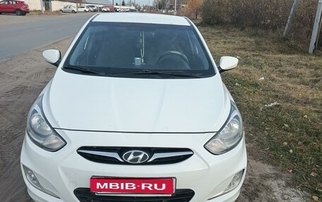 Hyundai Solaris II рестайлинг, 2012 год, 1 050 000 рублей, 1 фотография