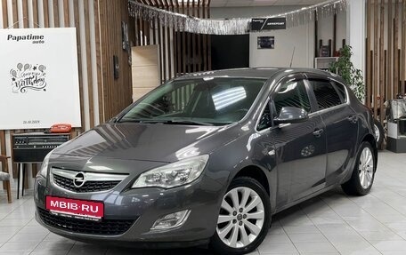 Opel Astra J, 2010 год, 830 000 рублей, 1 фотография