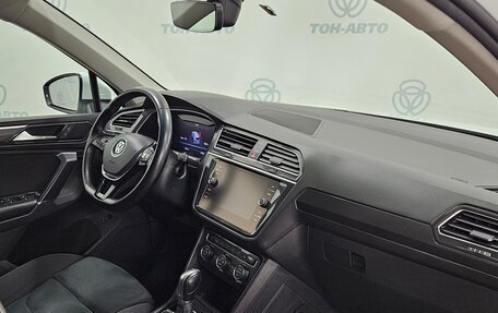 Volkswagen Tiguan II, 2018 год, 2 900 000 рублей, 13 фотография