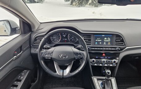 Hyundai Elantra VI рестайлинг, 2019 год, 1 920 000 рублей, 14 фотография