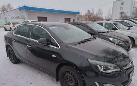 Opel Astra J, 2014 год, 1 350 000 рублей, 3 фотография