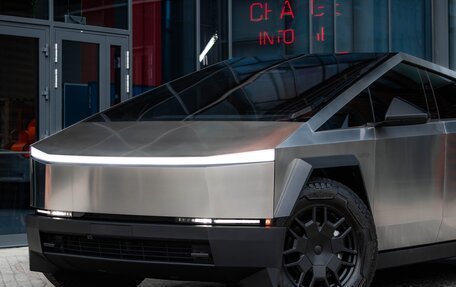 Tesla Cybertruck, 2024 год, 39 900 000 рублей, 2 фотография