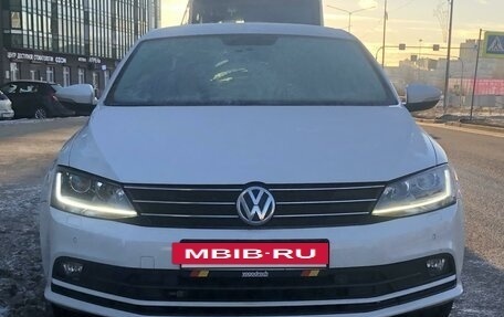 Volkswagen Jetta VI, 2017 год, 1 400 000 рублей, 2 фотография