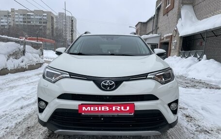 Toyota RAV4, 2017 год, 2 790 000 рублей, 4 фотография