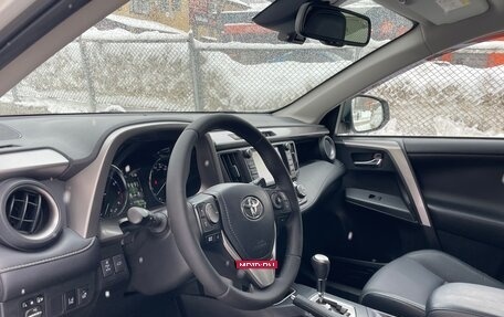 Toyota RAV4, 2017 год, 2 790 000 рублей, 12 фотография