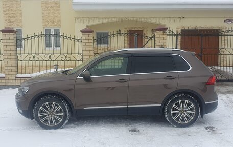 Volkswagen Tiguan II, 2018 год, 2 950 000 рублей, 2 фотография