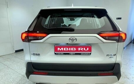 Toyota RAV4, 2024 год, 5 230 000 рублей, 7 фотография