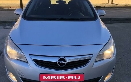 Opel Astra J, 2011 год, 660 000 рублей, 8 фотография