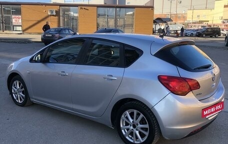 Opel Astra J, 2011 год, 660 000 рублей, 3 фотография