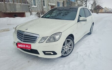 Mercedes-Benz E-Класс, 2010 год, 1 990 000 рублей, 2 фотография