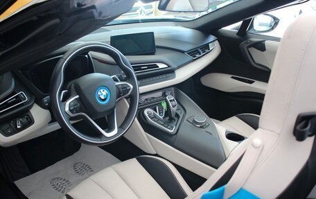 BMW i8 I рестайлинг, 2020 год, 8 560 000 рублей, 10 фотография