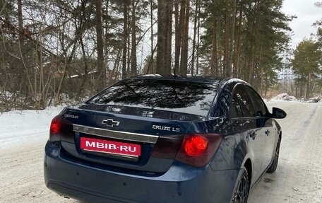 Chevrolet Cruze II, 2010 год, 790 000 рублей, 3 фотография