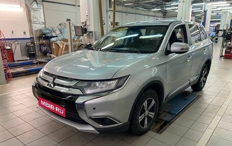 Mitsubishi Outlander III рестайлинг 3, 2016 год, 1 897 000 рублей, 1 фотография