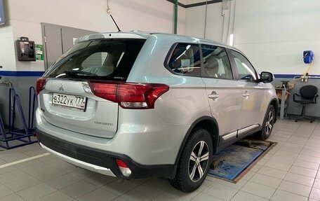 Mitsubishi Outlander III рестайлинг 3, 2016 год, 1 897 000 рублей, 4 фотография