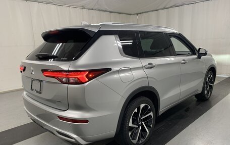 Mitsubishi Outlander, 2023 год, 4 769 000 рублей, 7 фотография