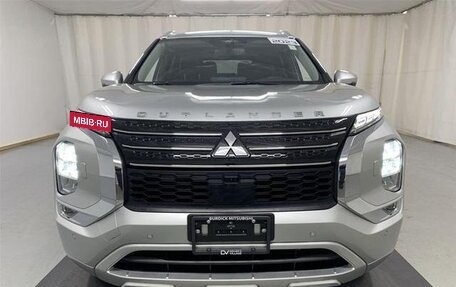 Mitsubishi Outlander, 2023 год, 4 769 000 рублей, 2 фотография