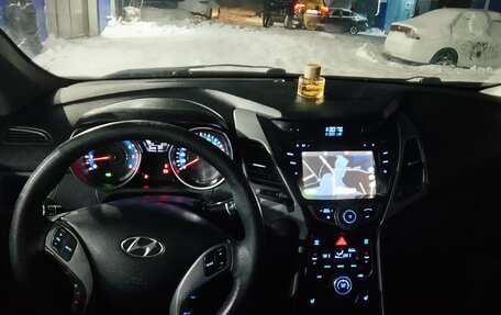 Hyundai Elantra V, 2015 год, 900 000 рублей, 9 фотография