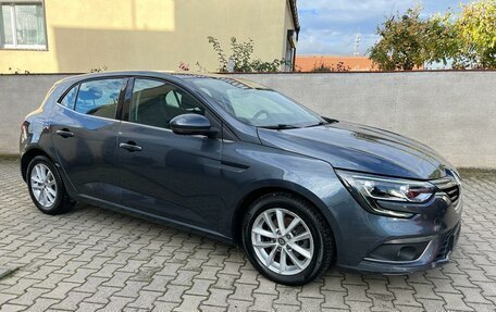 Renault Megane IV, 2019 год, 1 350 000 рублей, 5 фотография