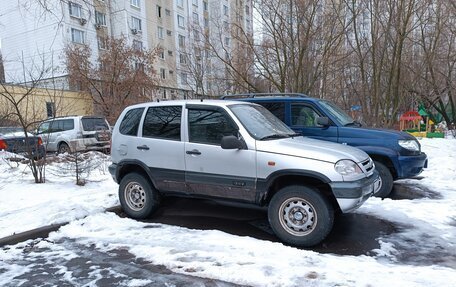 Chevrolet Niva I рестайлинг, 2004 год, 300 000 рублей, 3 фотография