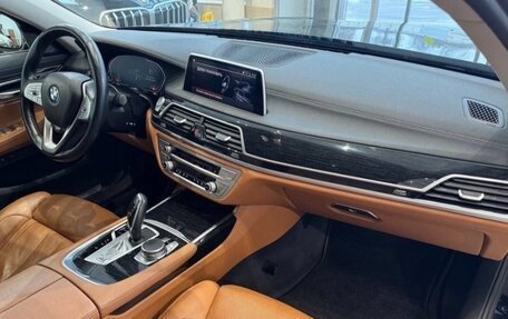 BMW 7 серия, 2019 год, 5 950 000 рублей, 10 фотография