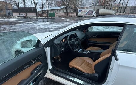 Mercedes-Benz E-Класс, 2010 год, 1 800 000 рублей, 8 фотография