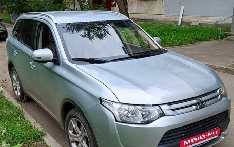 Mitsubishi Outlander III рестайлинг 3, 2014 год, 1 450 000 рублей, 6 фотография