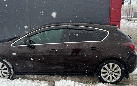 Opel Astra J, 2014 год, 700 000 рублей, 2 фотография