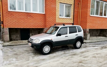 Chevrolet Niva I рестайлинг, 2004 год, 300 000 рублей, 2 фотография