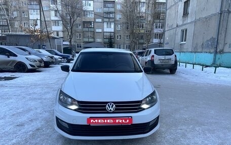 Volkswagen Polo VI (EU Market), 2016 год, 780 000 рублей, 2 фотография