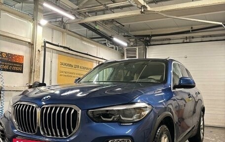 BMW X5, 2019 год, 6 300 000 рублей, 2 фотография