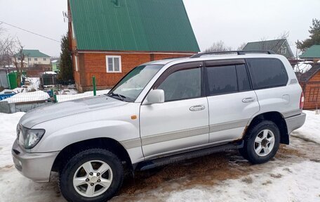 Toyota Land Cruiser 100 рестайлинг 2, 2006 год, 2 800 000 рублей, 2 фотография