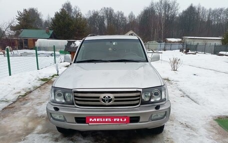 Toyota Land Cruiser 100 рестайлинг 2, 2006 год, 2 800 000 рублей, 3 фотография