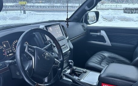 Toyota Land Cruiser 200, 2017 год, 7 000 000 рублей, 10 фотография