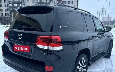 Toyota Land Cruiser 200, 2017 год, 7 000 000 рублей, 4 фотография