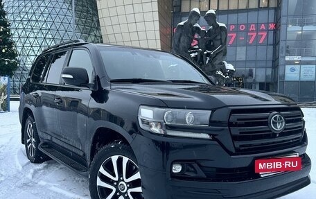 Toyota Land Cruiser 200, 2017 год, 7 000 000 рублей, 2 фотография