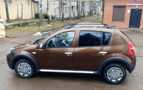 Renault Sandero I, 2013 год, 900 000 рублей, 3 фотография