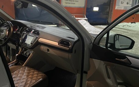 Volkswagen Tiguan II, 2017 год, 2 300 000 рублей, 11 фотография