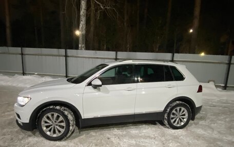 Volkswagen Tiguan II, 2017 год, 2 300 000 рублей, 3 фотография