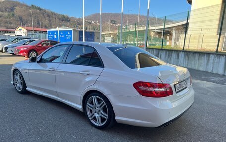 Mercedes-Benz E-Класс, 2011 год, 1 750 000 рублей, 6 фотография