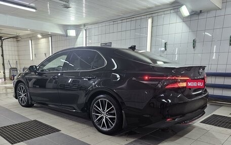 Toyota Camry, 2021 год, 3 300 000 рублей, 6 фотография