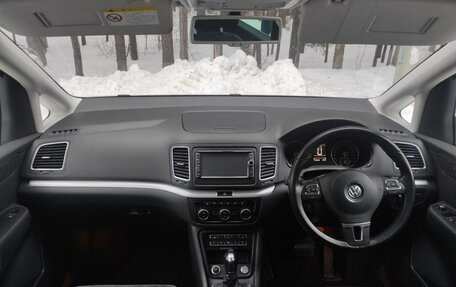 Volkswagen Sharan II, 2012 год, 1 340 000 рублей, 7 фотография