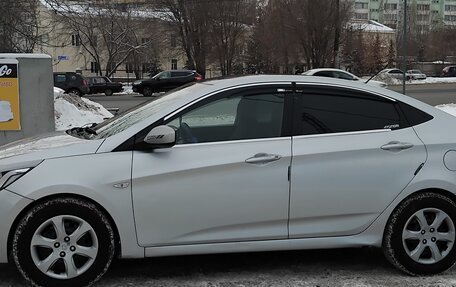 Hyundai Solaris II рестайлинг, 2015 год, 430 000 рублей, 6 фотография