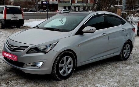 Hyundai Solaris II рестайлинг, 2015 год, 430 000 рублей, 5 фотография