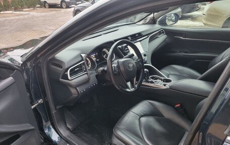 Toyota Camry, 2018 год, 2 850 000 рублей, 6 фотография