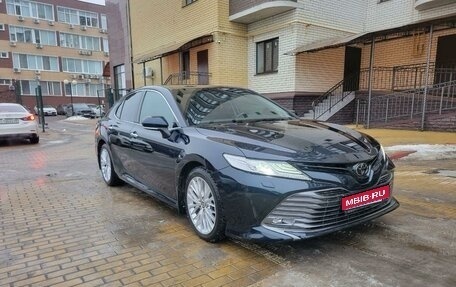 Toyota Camry, 2018 год, 2 850 000 рублей, 1 фотография