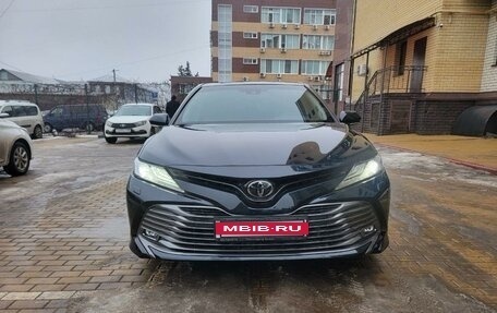 Toyota Camry, 2018 год, 2 850 000 рублей, 18 фотография