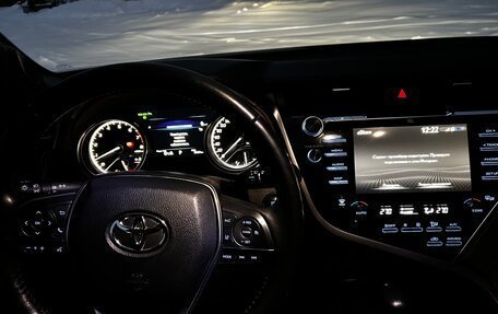 Toyota Camry, 2019 год, 3 275 000 рублей, 13 фотография