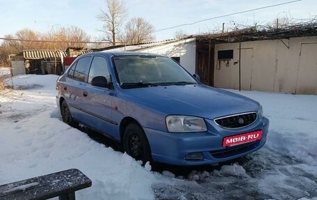 Hyundai Accent II, 2004 год, 320 000 рублей, 2 фотография