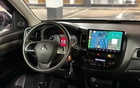 Mitsubishi Outlander III рестайлинг 3, 2018 год, 1 690 000 рублей, 17 фотография