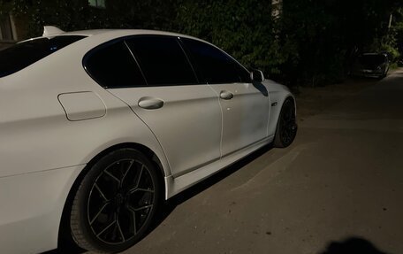 BMW 5 серия, 2012 год, 2 000 000 рублей, 2 фотография